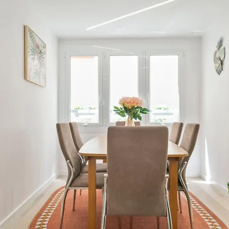Boutique Plaza Catalonia Cornella Apartment *
